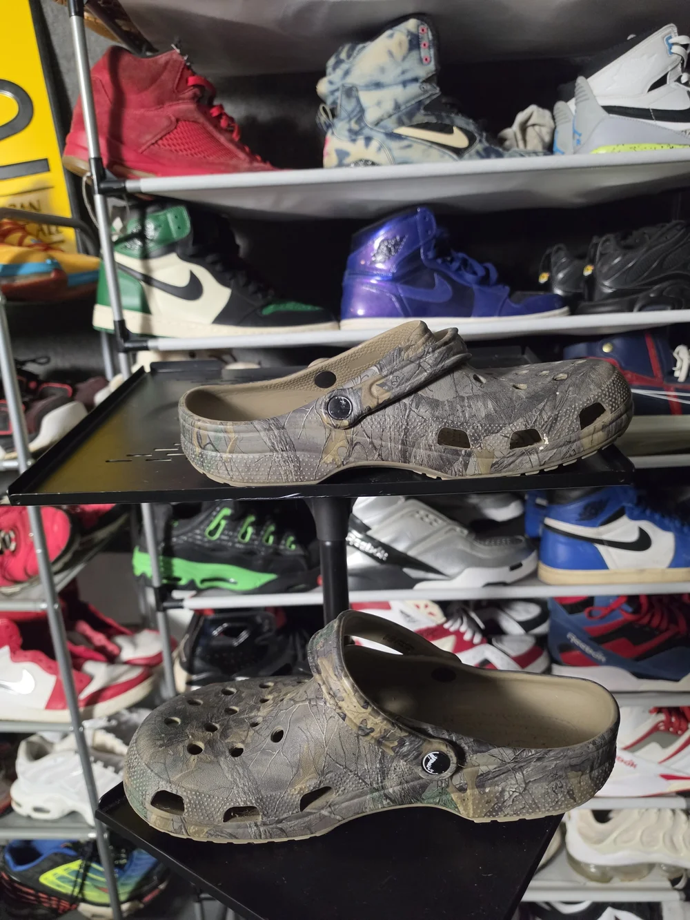 🔥 CROCS Men Size 12 Classic Clog in Green and Brown Camo Print